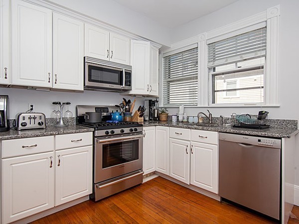 115 Walnut Street, Unit 2 Brookline, MA 02445 - Photo 15 of 19 Gallery Image 15