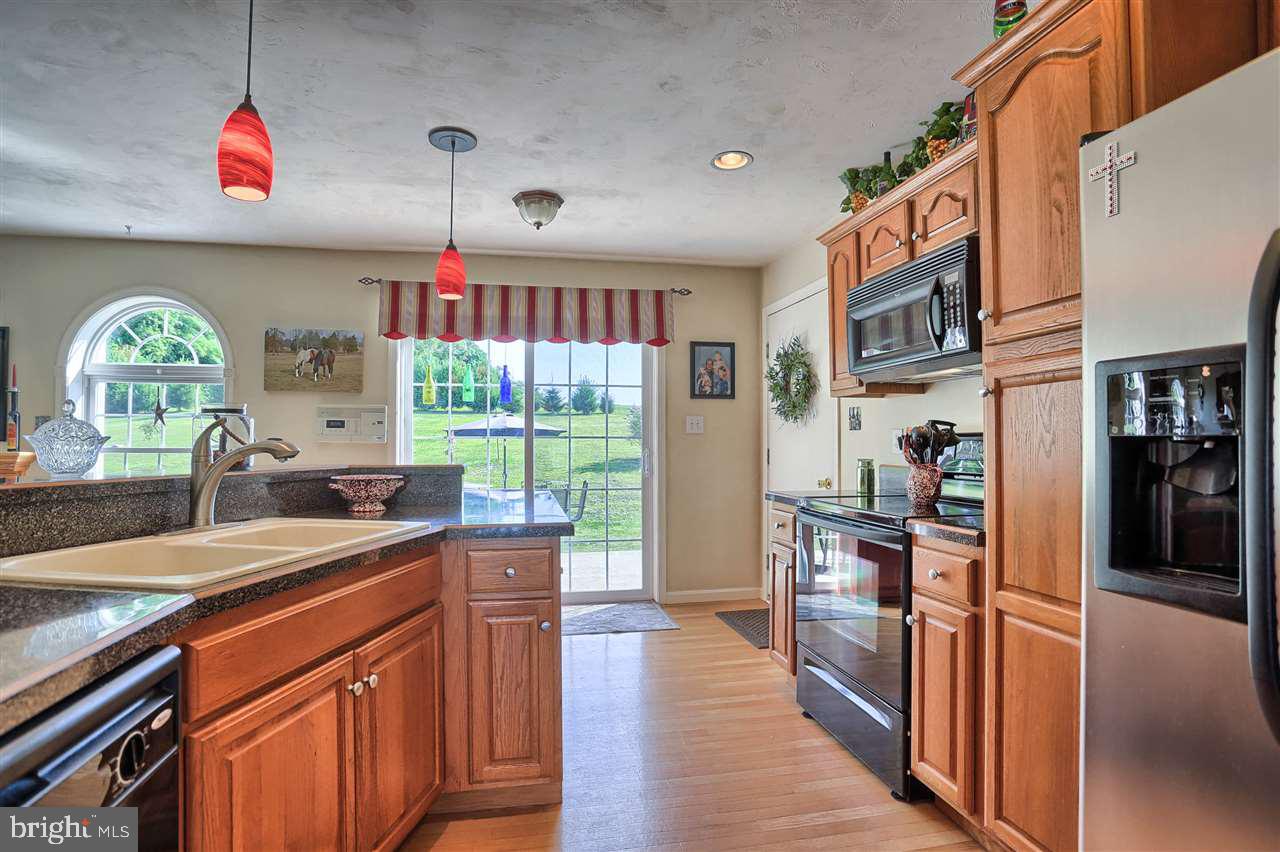 109 Pine Road Abbottstown, PA 17301 - Photo 11 of 36 Gallery Image 11