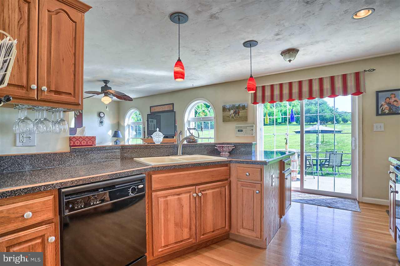 109 Pine Road Abbottstown, PA 17301 - Photo 10 of 36 Gallery Image 10