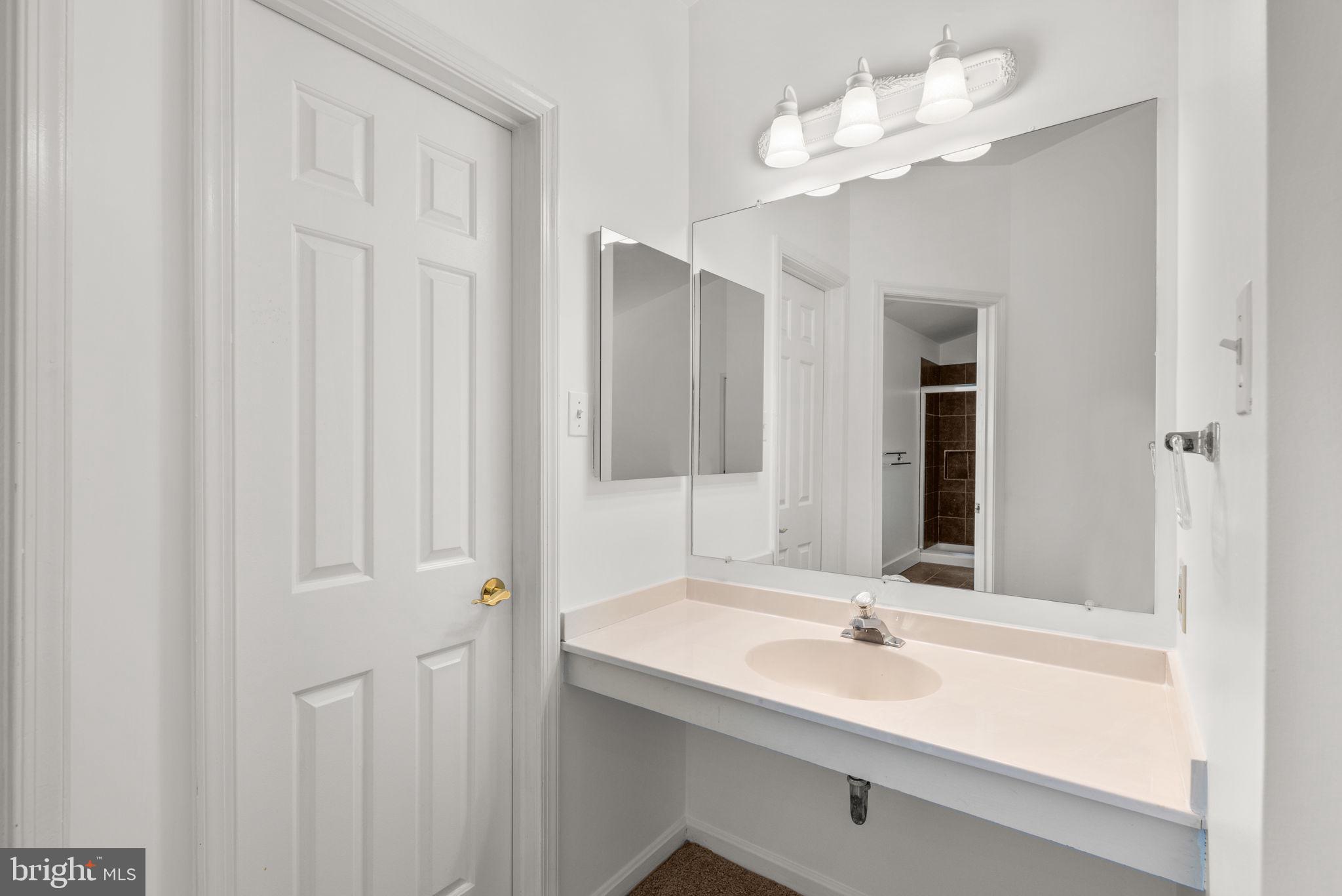 6367 Saddle Drive Columbia, MD 21045 - Photo 22 of 49 Vanity