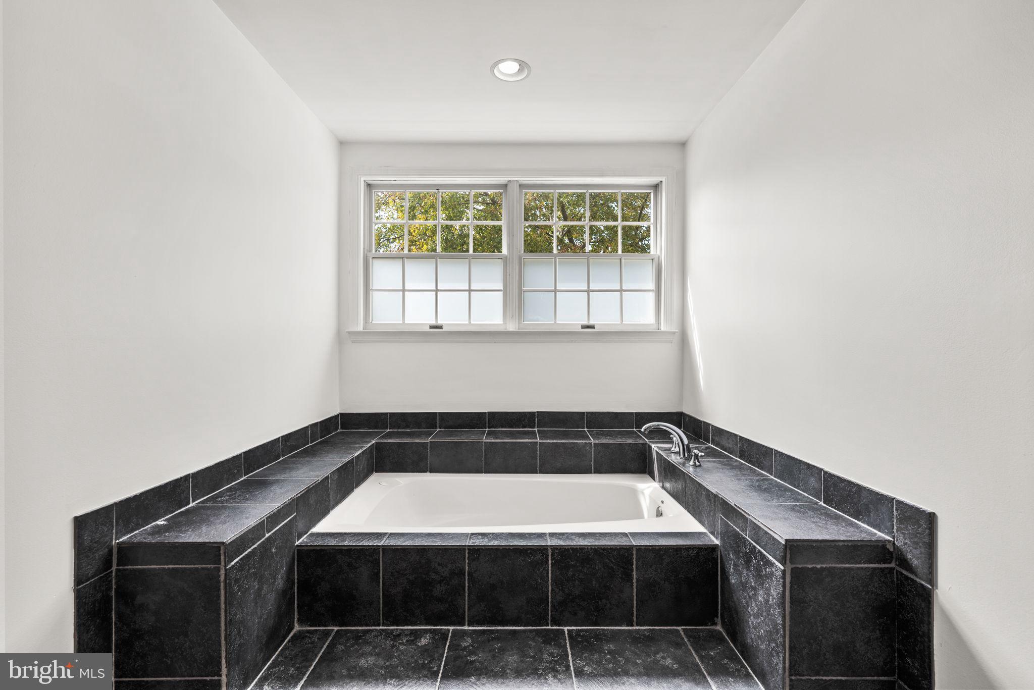 6367 Saddle Drive Columbia, MD 21045 - Photo 23 of 49 Primary Bathroom