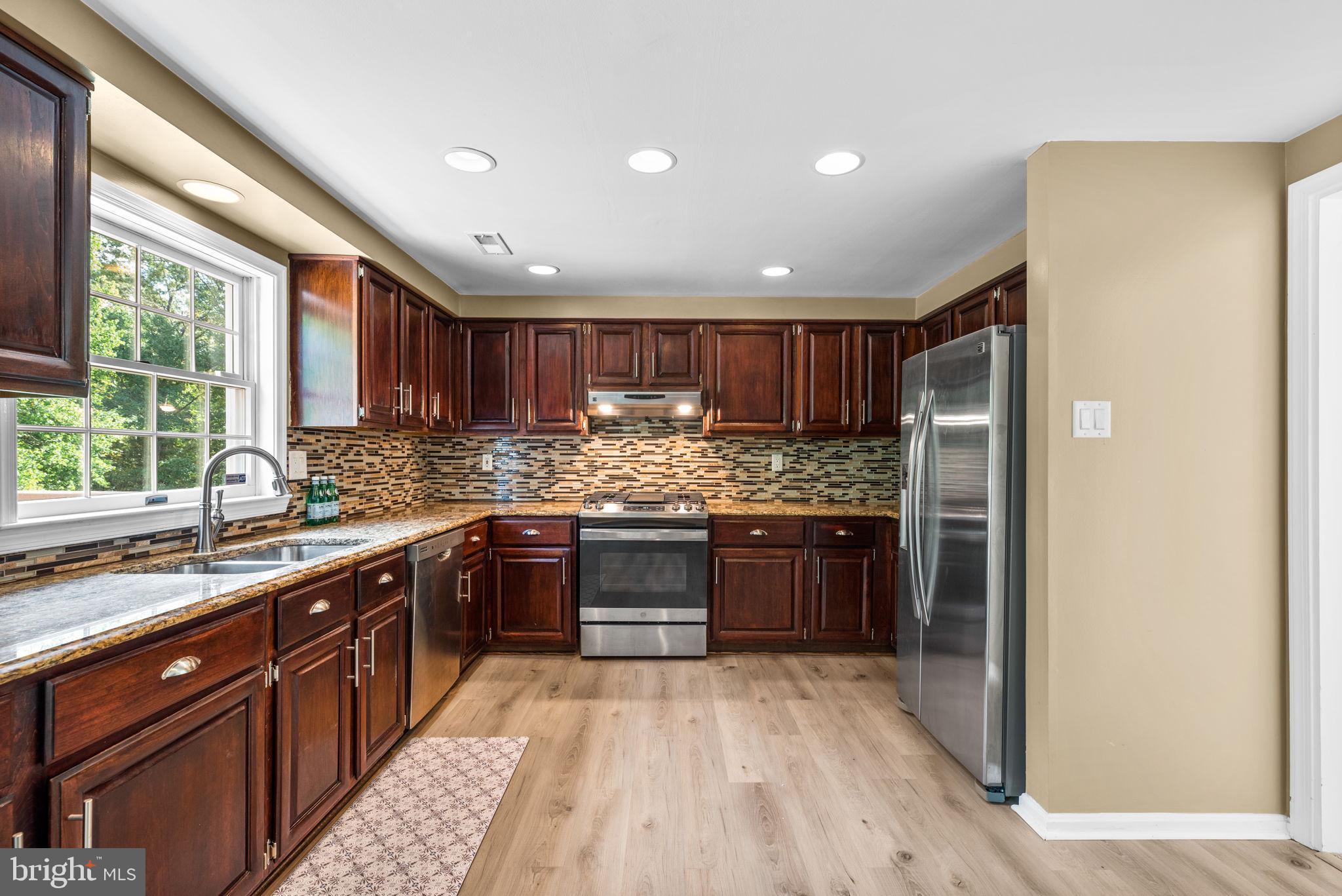6367 Saddle Drive Columbia, MD 21045 - Photo 10 of 49 Living Room