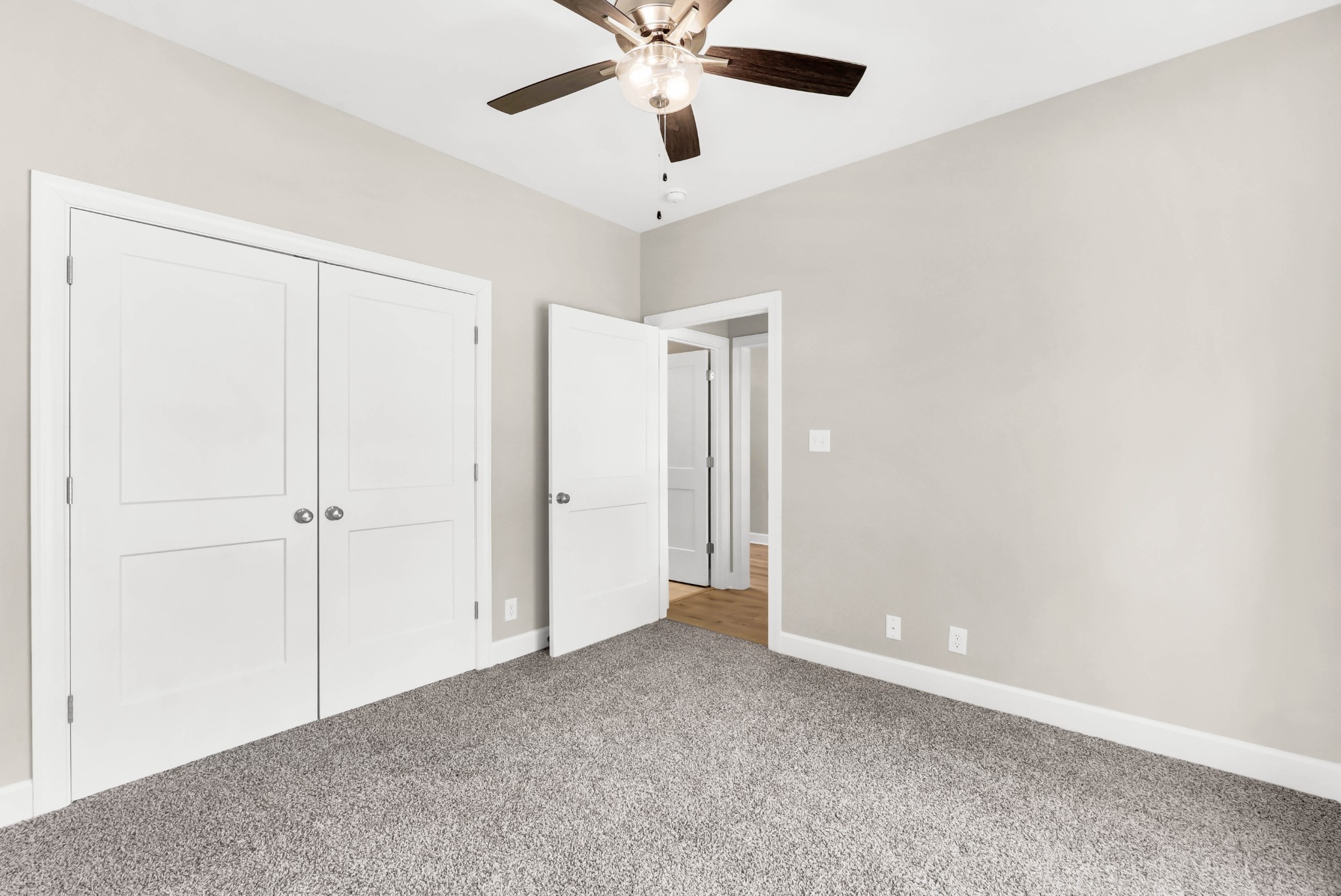 262 Rossview Road Clarksville, TN 37043 - Photo 21 of 43 a view of an empty room
