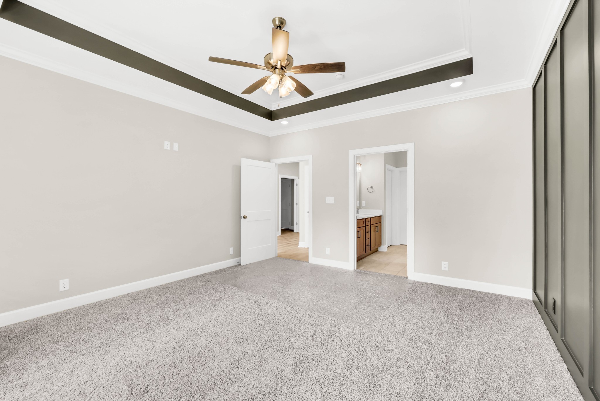 262 Rossview Road Clarksville, TN 37043 - Photo 23 of 43 a view of a livingroom with a ceiling fan and window