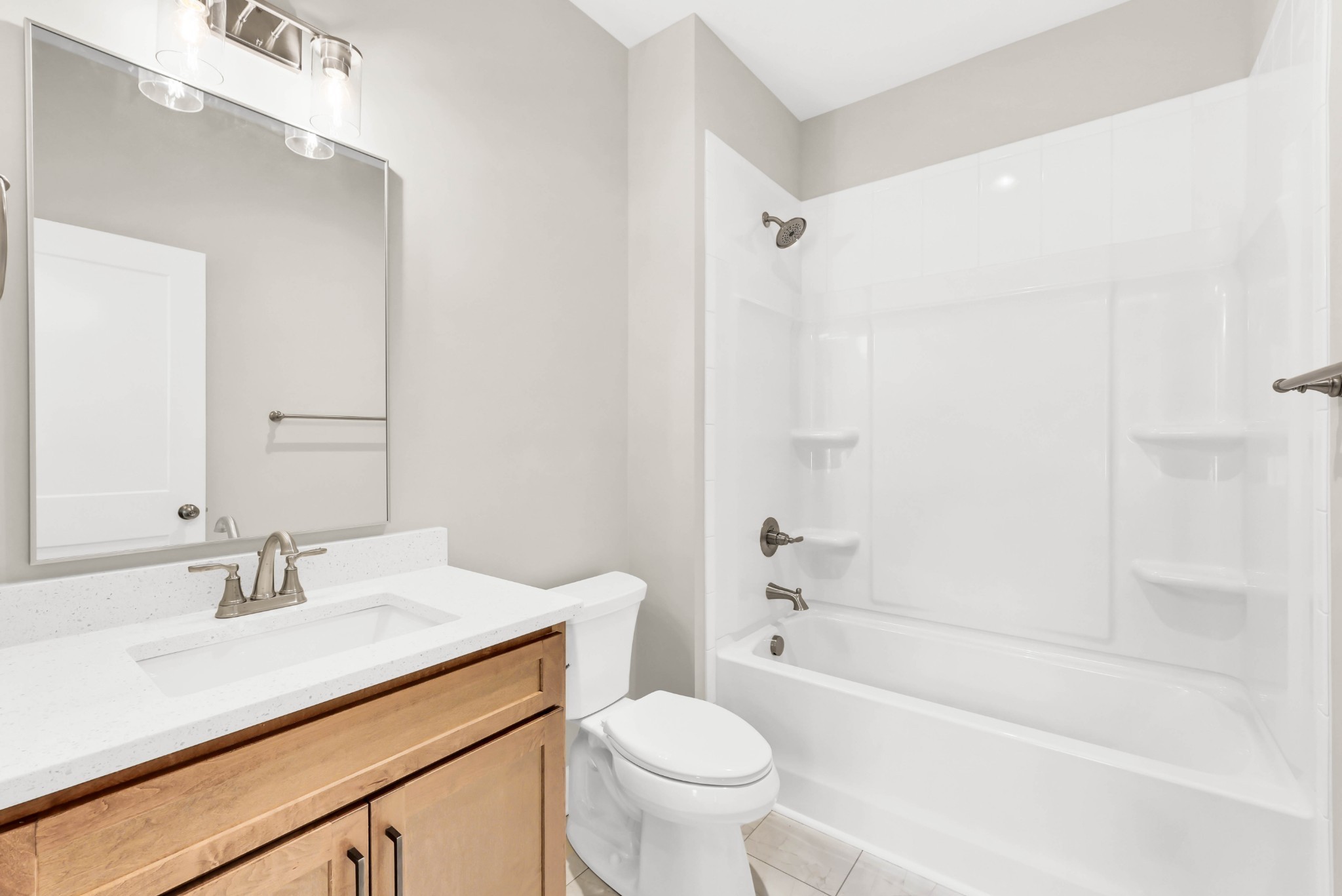 262 Rossview Road Clarksville, TN 37043 - Photo 27 of 43 a bathroom with a sink a toilet and a bathtub