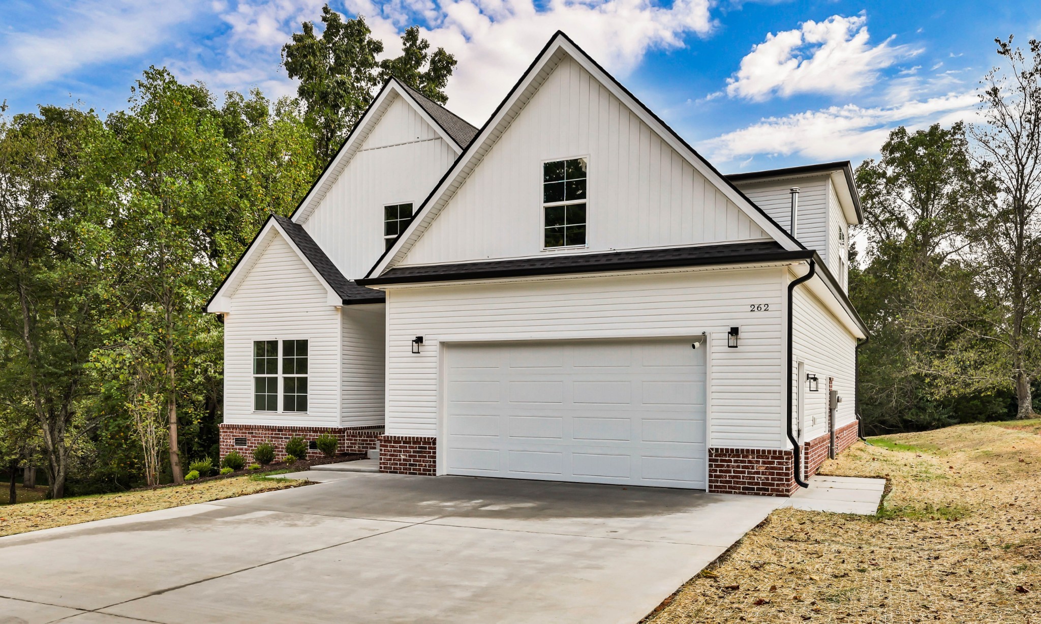 262 Rossview Road Clarksville, TN 37043 - Photo 3 of 43 a view of a house with a yard