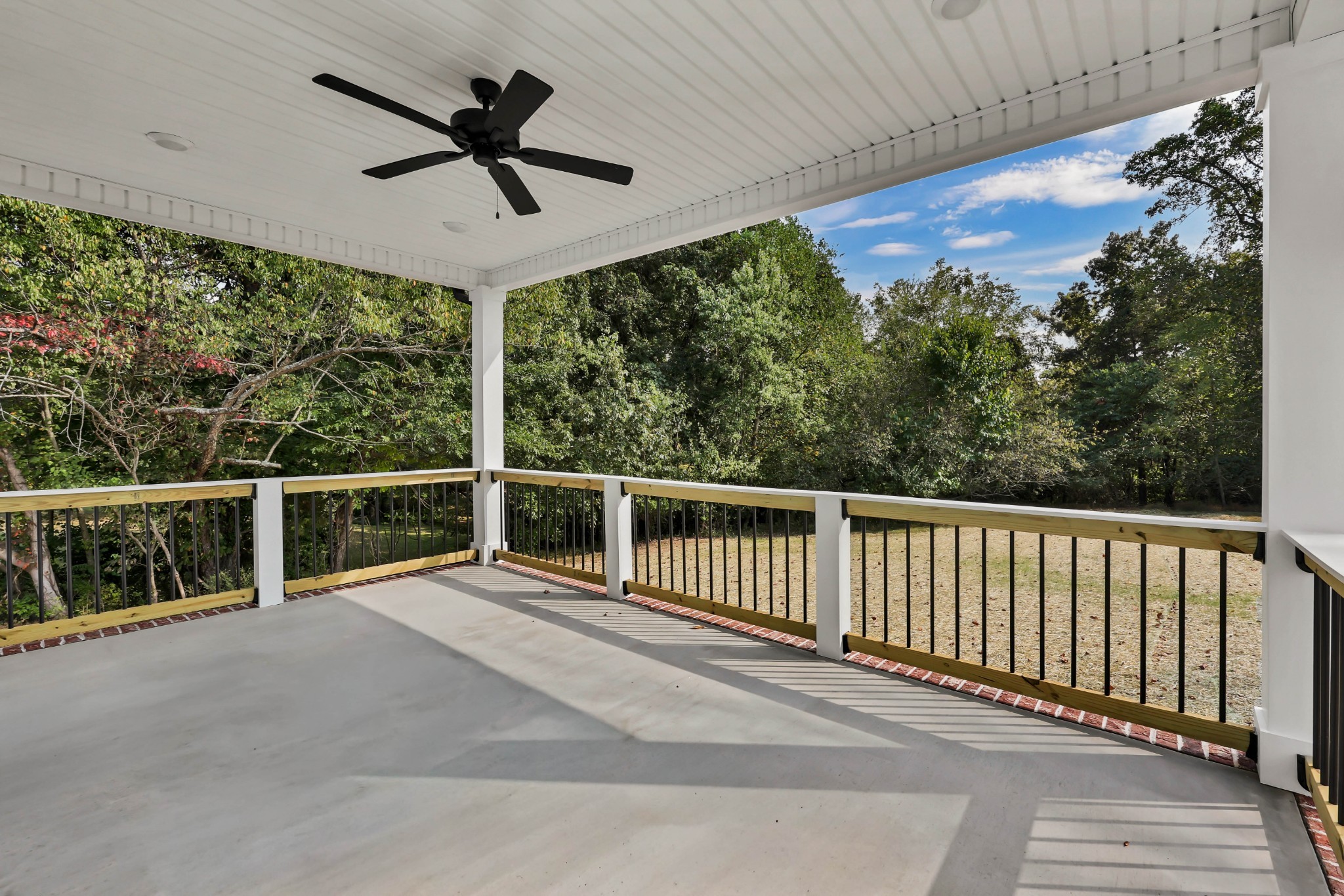 262 Rossview Road Clarksville, TN 37043 - Photo 37 of 43 a view of balcony with ceiling fan