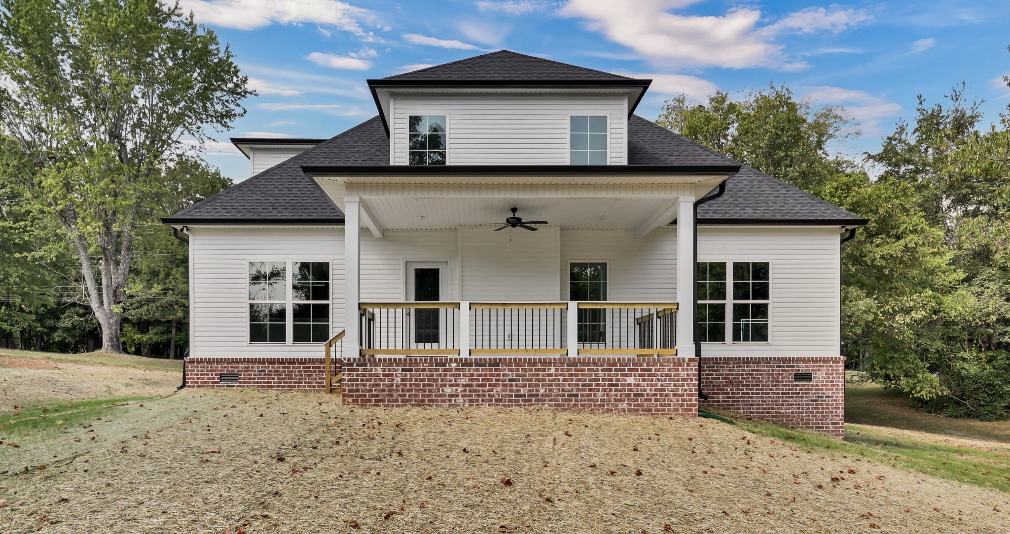 262 Rossview Road Clarksville, TN 37043 - Photo 40 of 43 a front view of a house with a yard