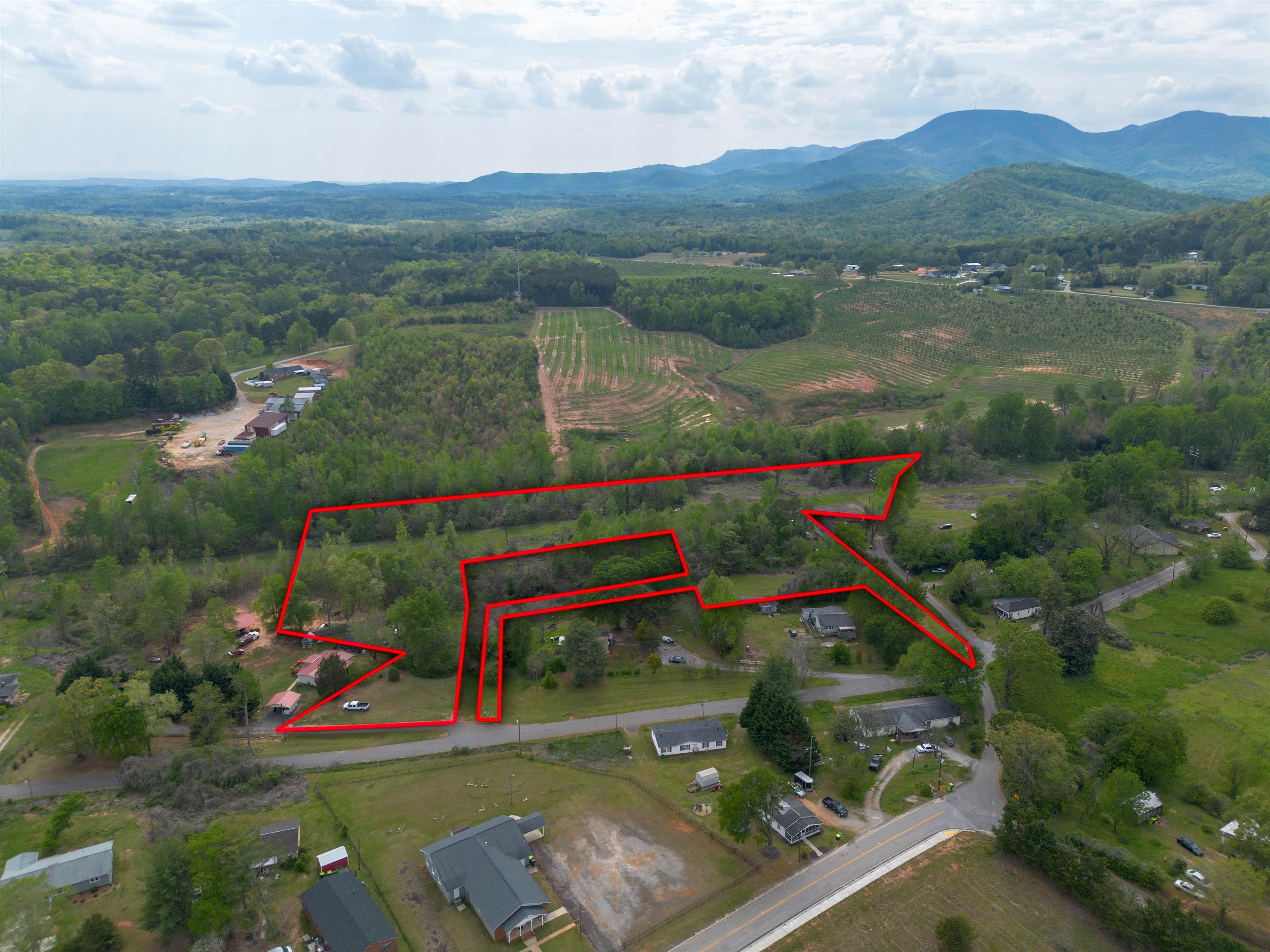 130 Sarah Drive Landrum, SC 29356 - Photo 4 of 15