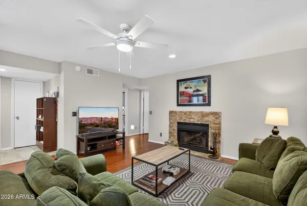 $275,000 | 850 South River Drive, Unit 2020, Tempe, AZ 85281