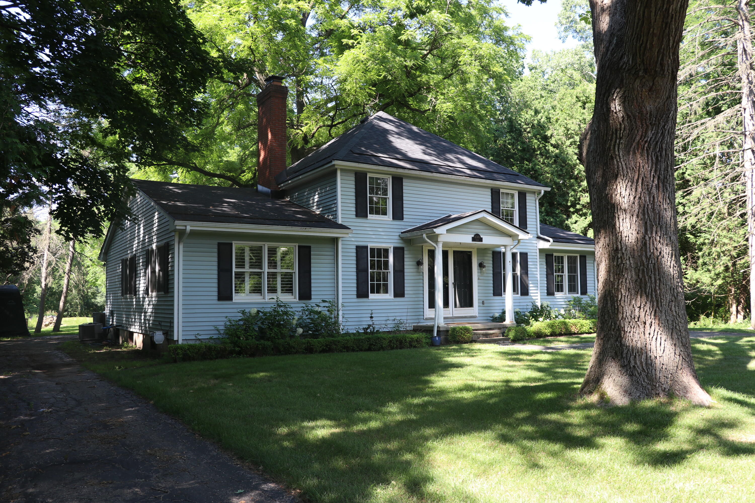 6310 Shappie Road Clarkston, MI 48348 - Photo 3 of 32 Front 2