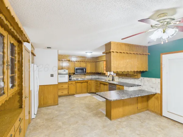 $338,900 | 717 Phillips Drive, Dumas, TX 79029