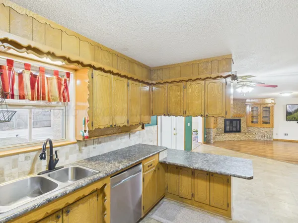 $338,900 | 717 Phillips Drive, Dumas, TX 79029