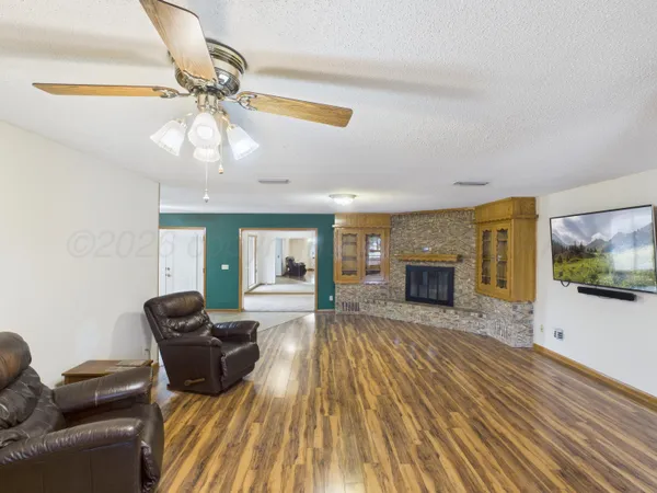 $338,900 | 717 Phillips Drive, Dumas, TX 79029