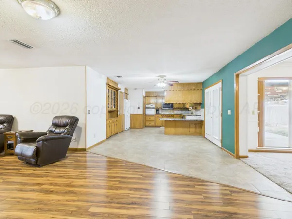 $338,900 | 717 Phillips Drive, Dumas, TX 79029