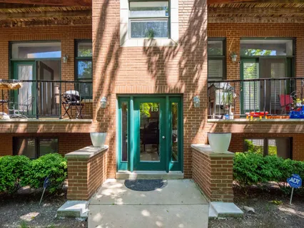 $659,000 | 1615 North Claremont Avenue, Unit 3S, Chicago, IL 60647