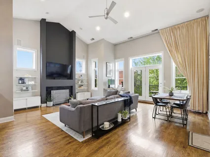 $659,000 | 1615 North Claremont Avenue, Unit 3S, Chicago, IL 60647