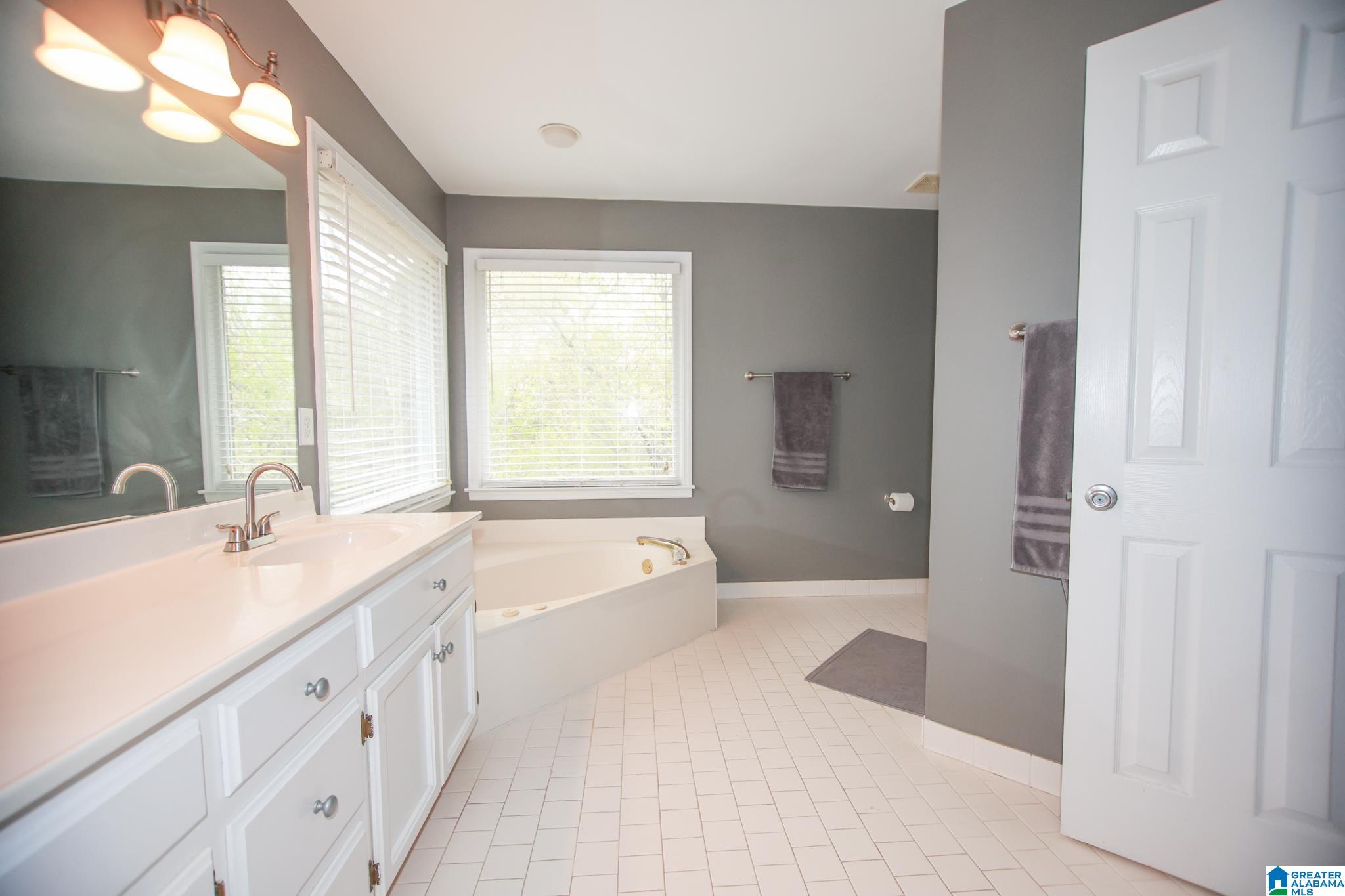 137 Kentwood Lane Alabaster, AL 35007 - Photo 26 of 42
