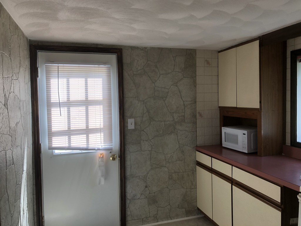 40 Morgan Road Billerica, MA 01821 - Photo 3 of 17 Gallery Image 3