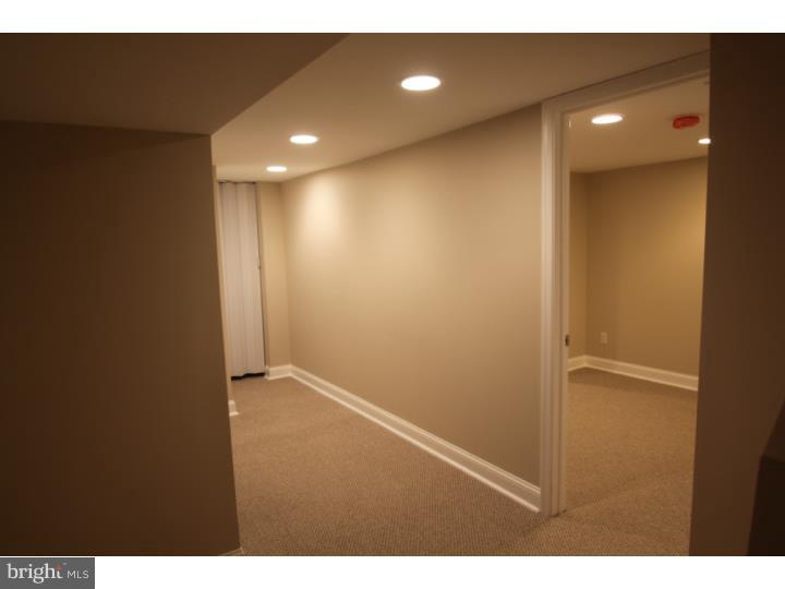 3755 West Country Club Road Philadelphia, PA 19131 - Photo 19 of 23 Gallery Image 19