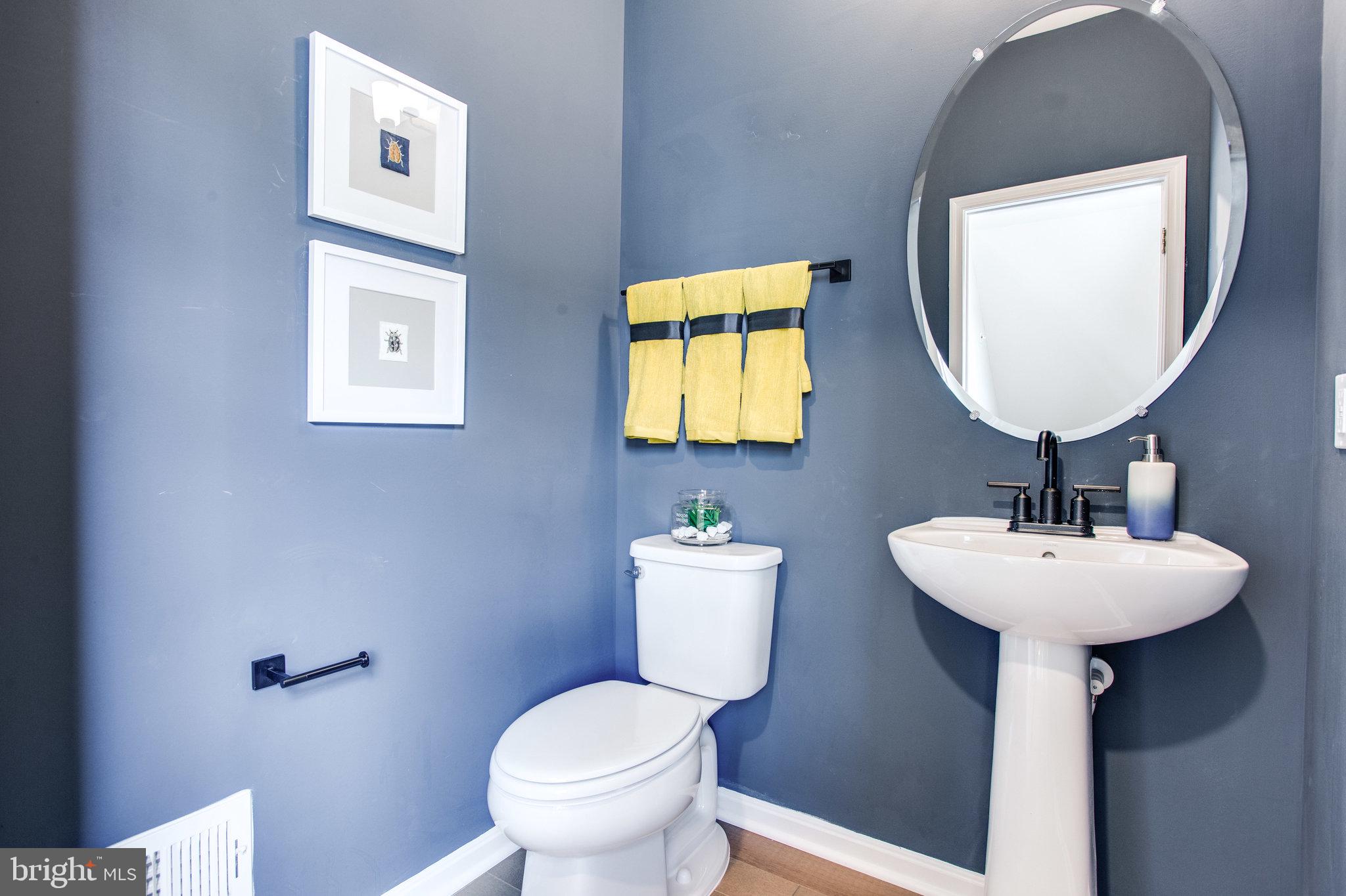 2526 Rucker Lane Frederick, MD 21701 - Photo 9 of 38 Powder room