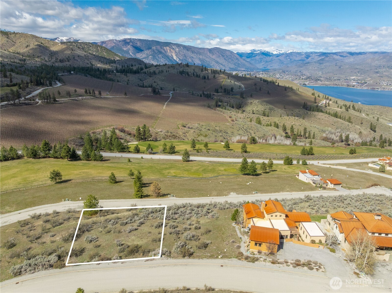 57 Sabio Way Chelan, WA 98816 - Photo 2 of 11
