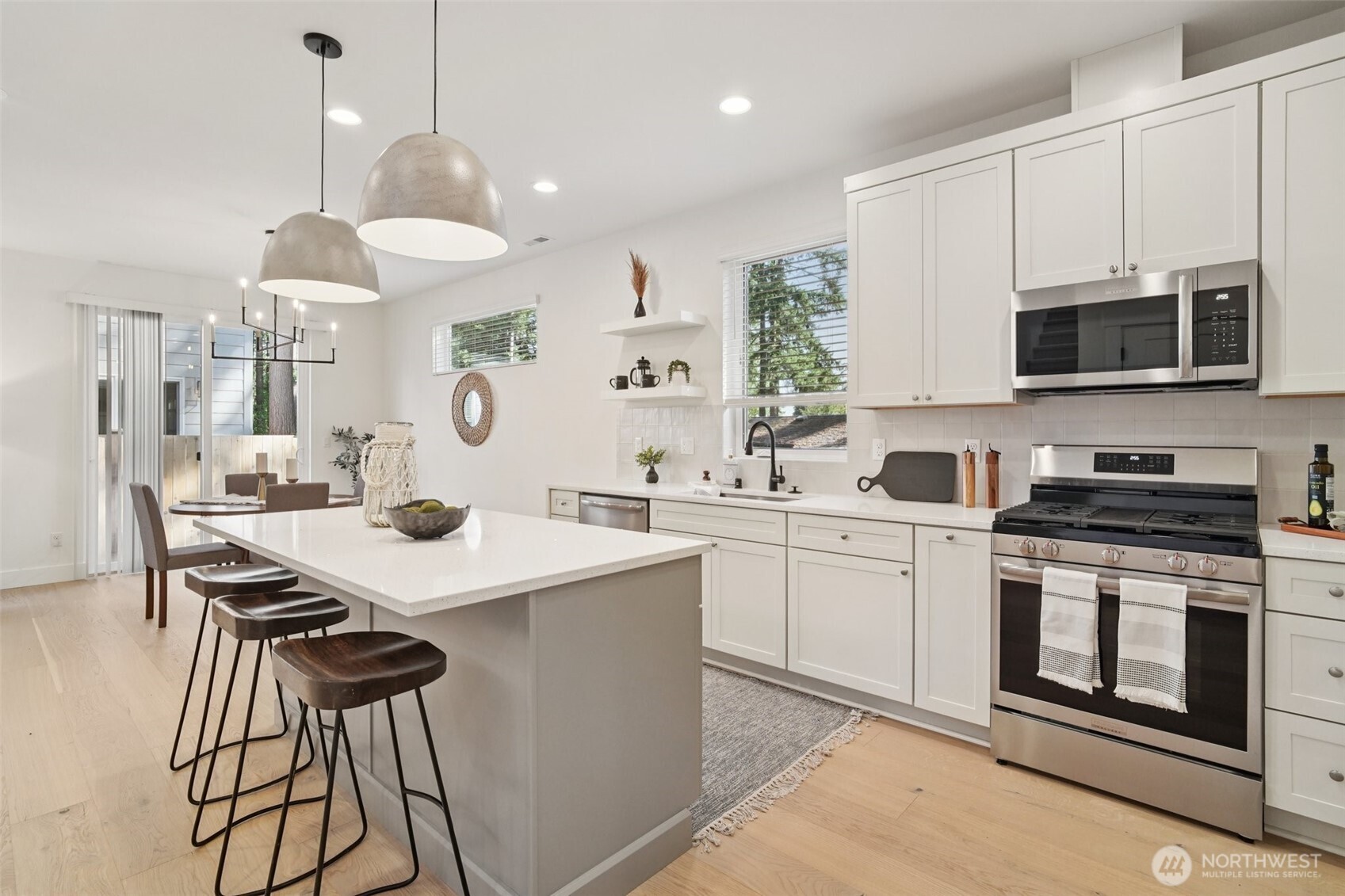 8014 222nd Street Southwest Edmonds, WA 98026 - Photo 4 of 29