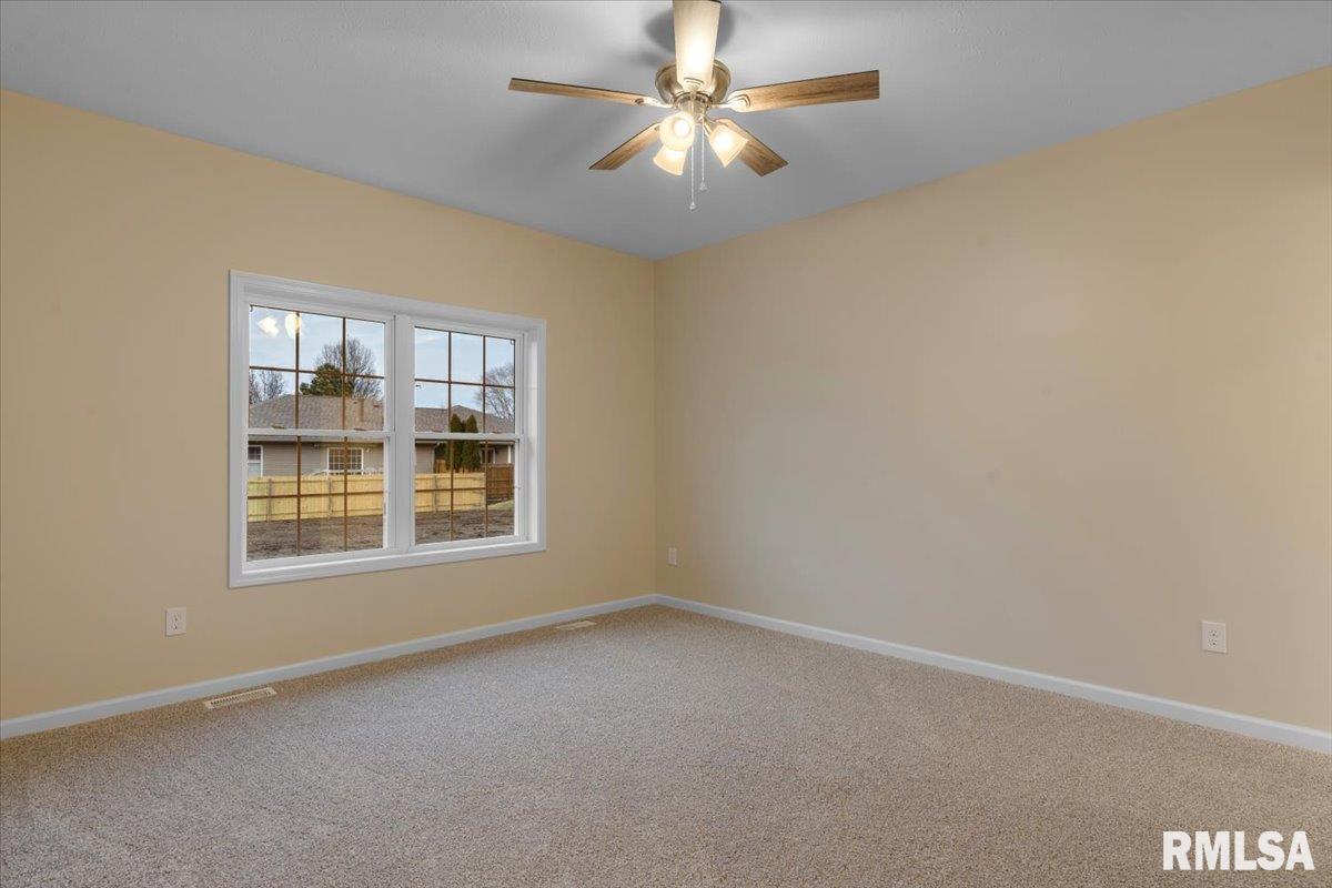 4033 Westgate Drive Springfield, IL 62711 - Photo 16 of 32 Gallery Image 16