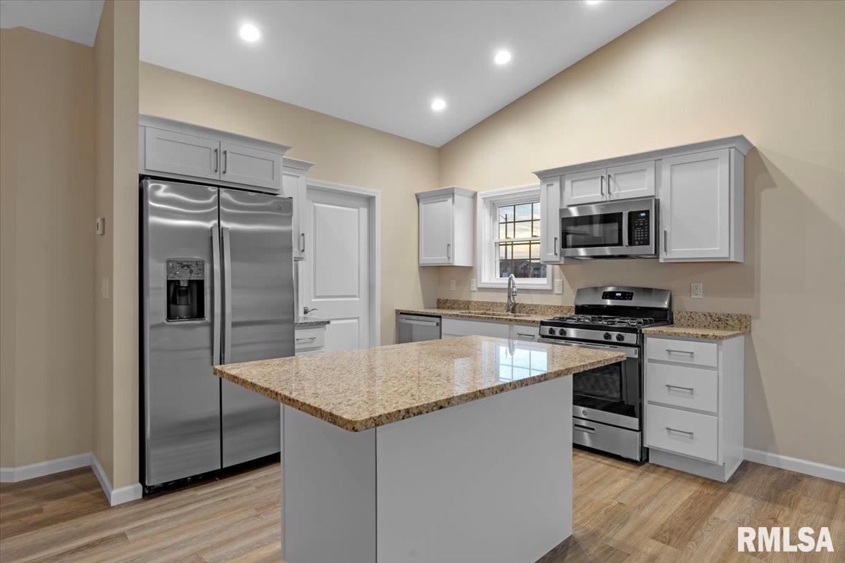 4033 Westgate Drive Springfield, IL 62711 - Photo 6 of 32 Gallery Image 6