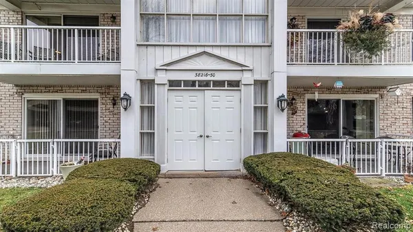 $135,000 | 38226 Ann Arbor Trail, Livonia, MI 48150