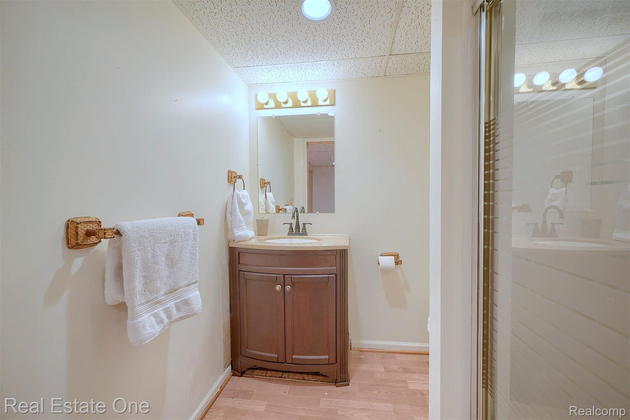 424 Hill Street Rochester, MI 48307 - Photo 27 of 31 Finished-Lower-Level-Bathroom with Shower