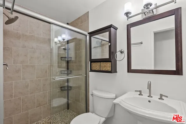 $639,000 | 5000 South Centinela Avenue, Unit 128, Los Angeles, CA 90066