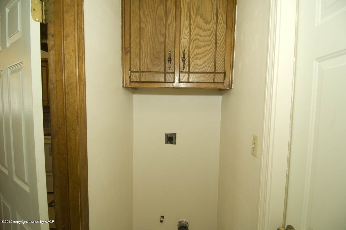 8206 Santa Fe Trail Amarillo, TX 79110 - Photo 21 of 31 a view of a door