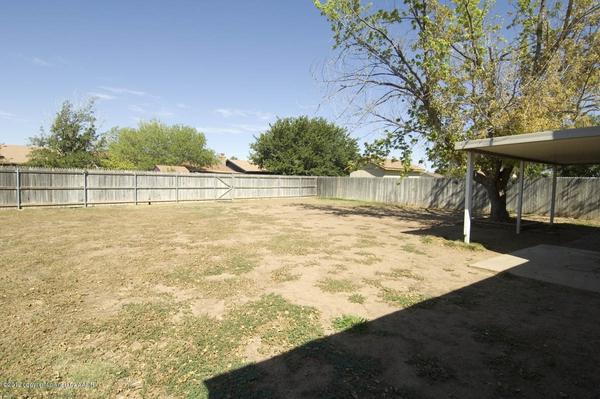 8206 Santa Fe Trail Amarillo, TX 79110 - Photo 31 of 31 a view of an outdoor space and swimming pool