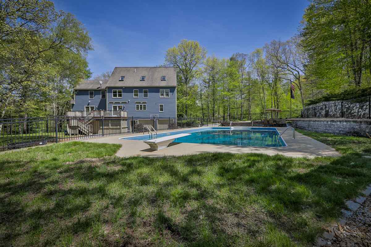 2 Deer Run Road Atkinson, NH 03811 - Photo 4 of 34 Gallery Image 4