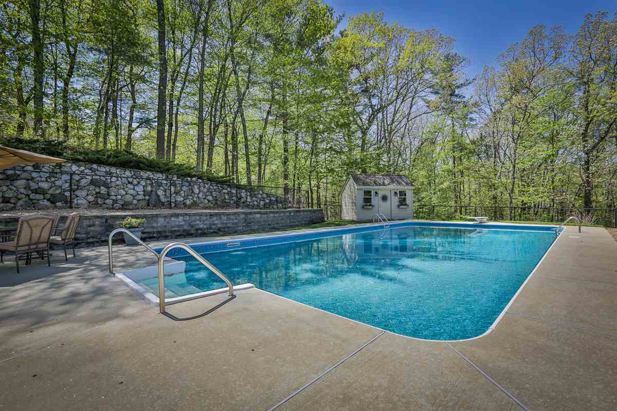 2 Deer Run Road Atkinson, NH 03811 - Photo 5 of 34 Gallery Image 5