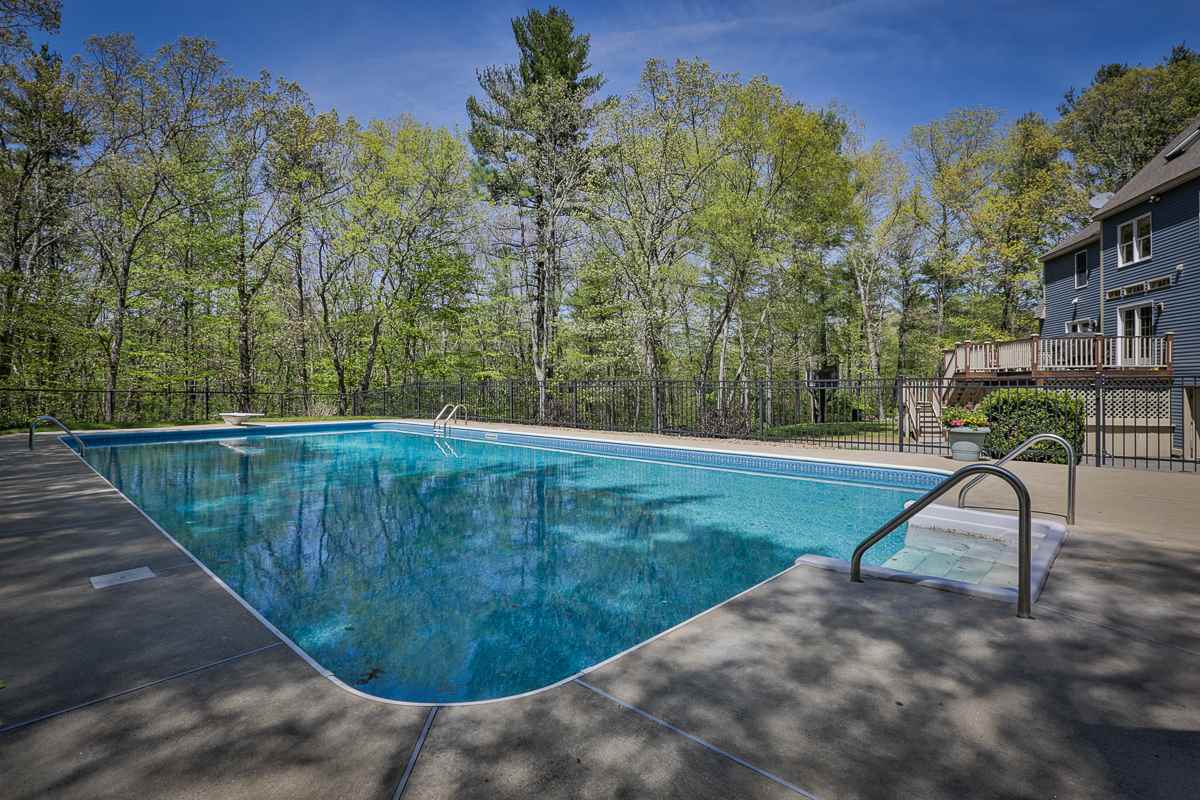 2 Deer Run Road Atkinson, NH 03811 - Photo 6 of 34 Gallery Image 6