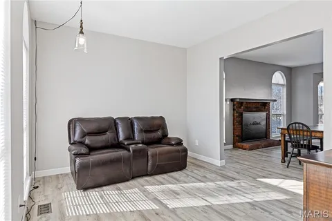 $385,000 | 30 Walnut Knoll Court, St. Charles, MO 63304