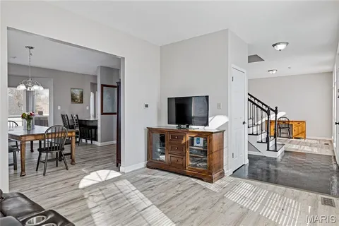 $385,000 | 30 Walnut Knoll Court, St. Charles, MO 63304