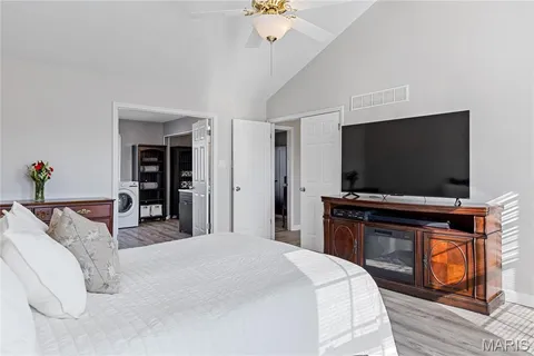 $385,000 | 30 Walnut Knoll Court, St. Charles, MO 63304