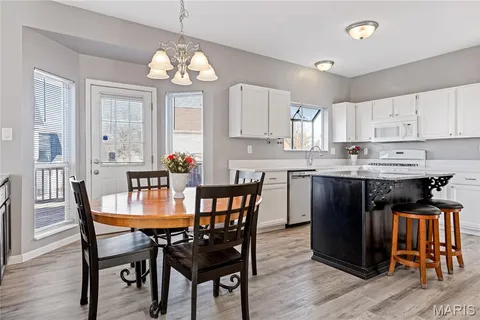 $385,000 | 30 Walnut Knoll Court, St. Charles, MO 63304