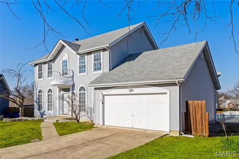 $385,000 | 30 Walnut Knoll Court, St. Charles, MO 63304