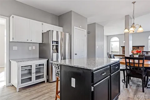 $385,000 | 30 Walnut Knoll Court, St. Charles, MO 63304