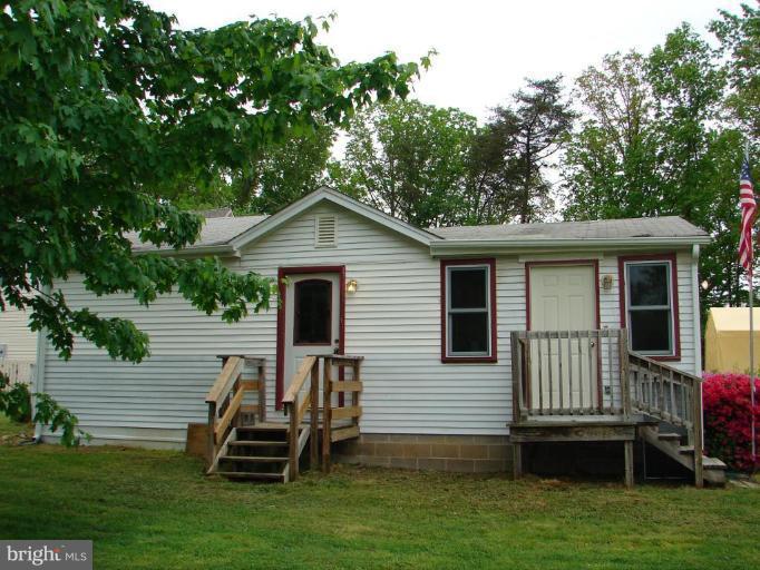 12018 Dumfries Road Manassas, VA 20112 - Photo 1 of 1 Front on House