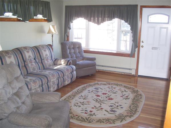103 Standish Street Worcester, MA 01604 - Photo 9 of 29 Gallery Image 9