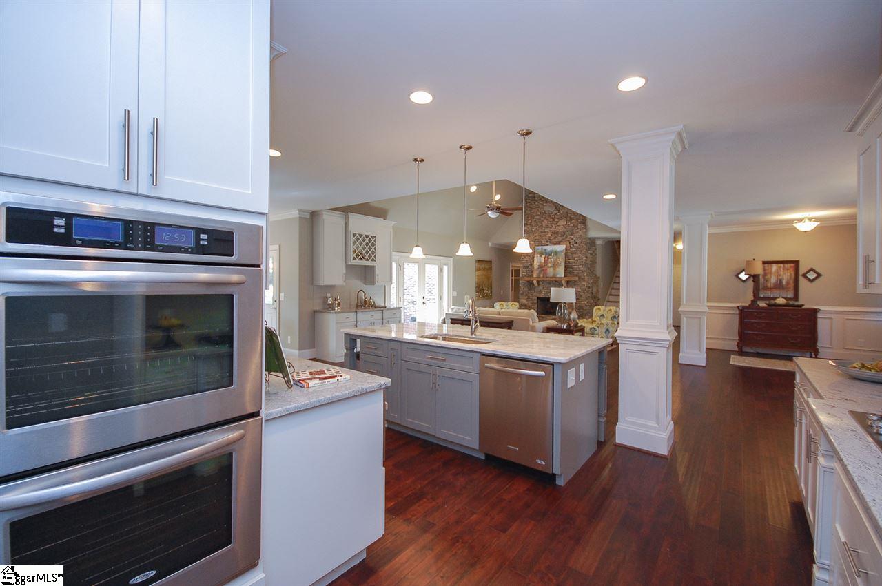1622 Cleveland Street Greenville, SC 29607 - Photo 11 of 32