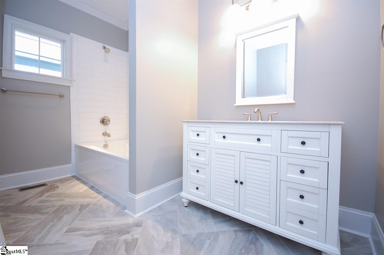 1622 Cleveland Street Greenville, SC 29607 - Photo 22 of 32