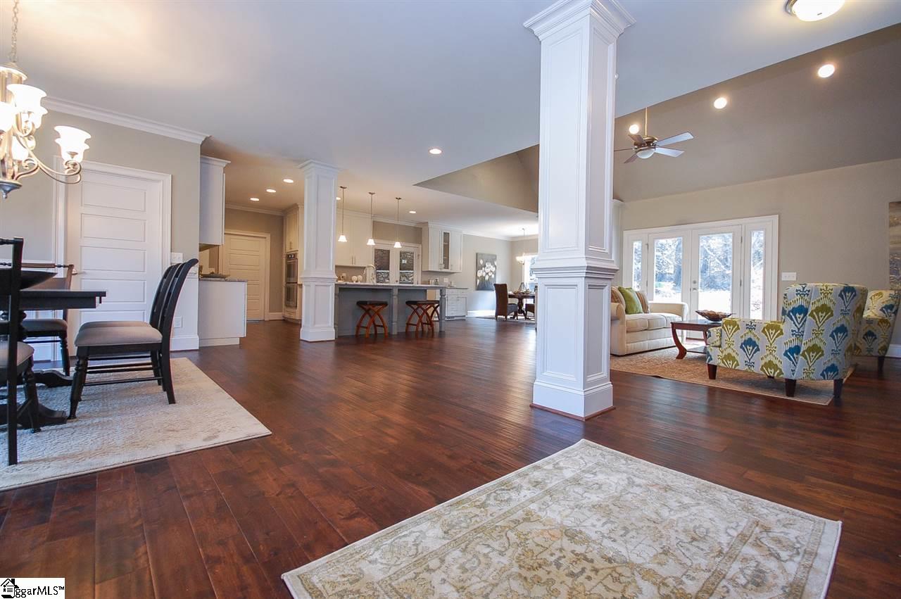 1622 Cleveland Street Greenville, SC 29607 - Photo 4 of 32