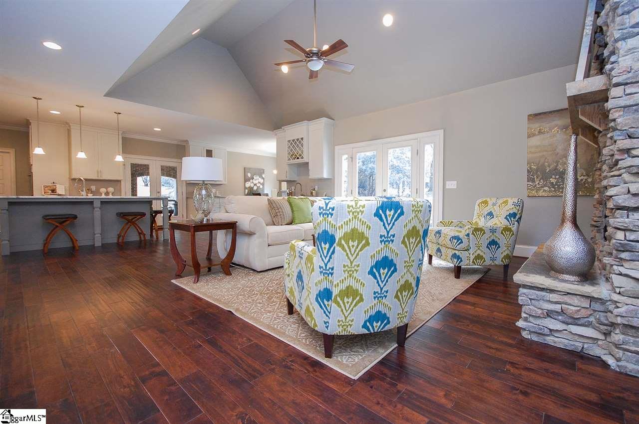 1622 Cleveland Street Greenville, SC 29607 - Photo 5 of 32