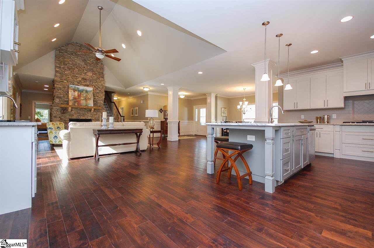 1622 Cleveland Street Greenville, SC 29607 - Photo 7 of 32